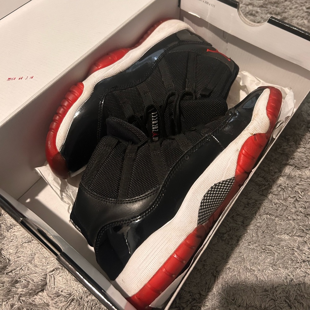 Air Jordan Bred 11s 5Y, W6.5